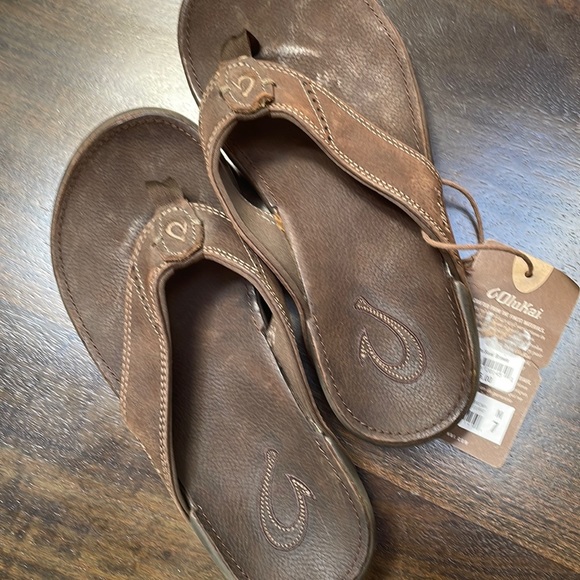 Olukai Shoes | Olukai Nui Leather Flip Flops | Color: Brown | Size: 8 | Lillyk22's Closet